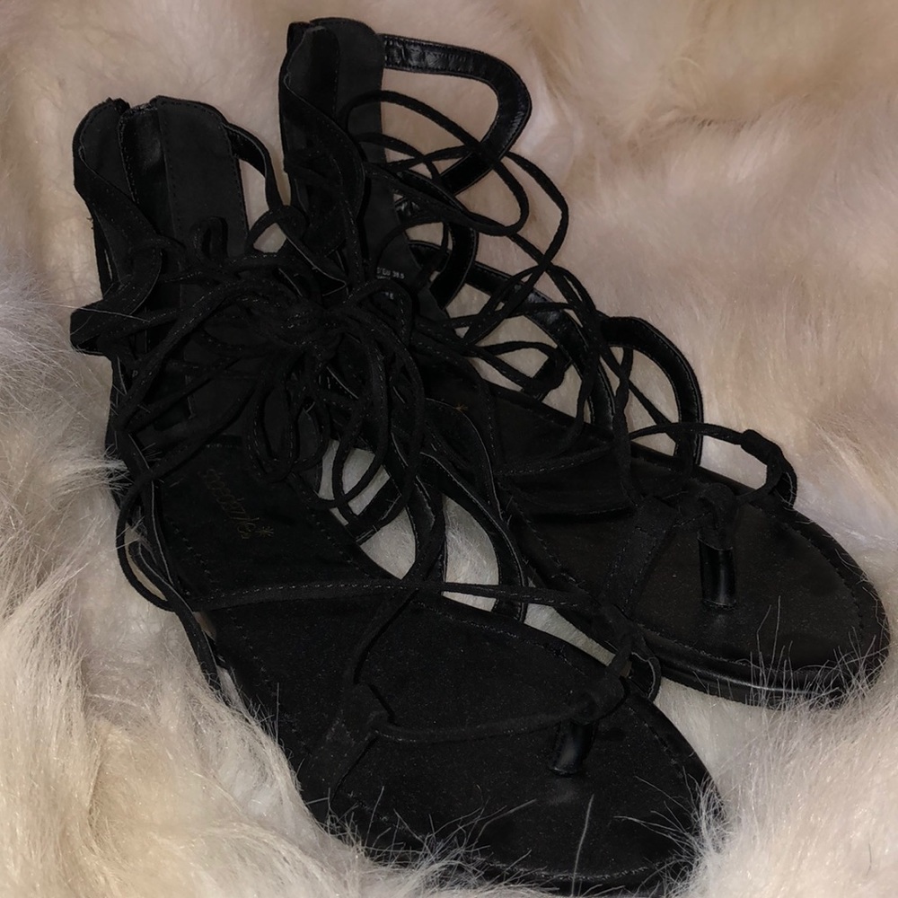 Never worn shoedazzle sandals